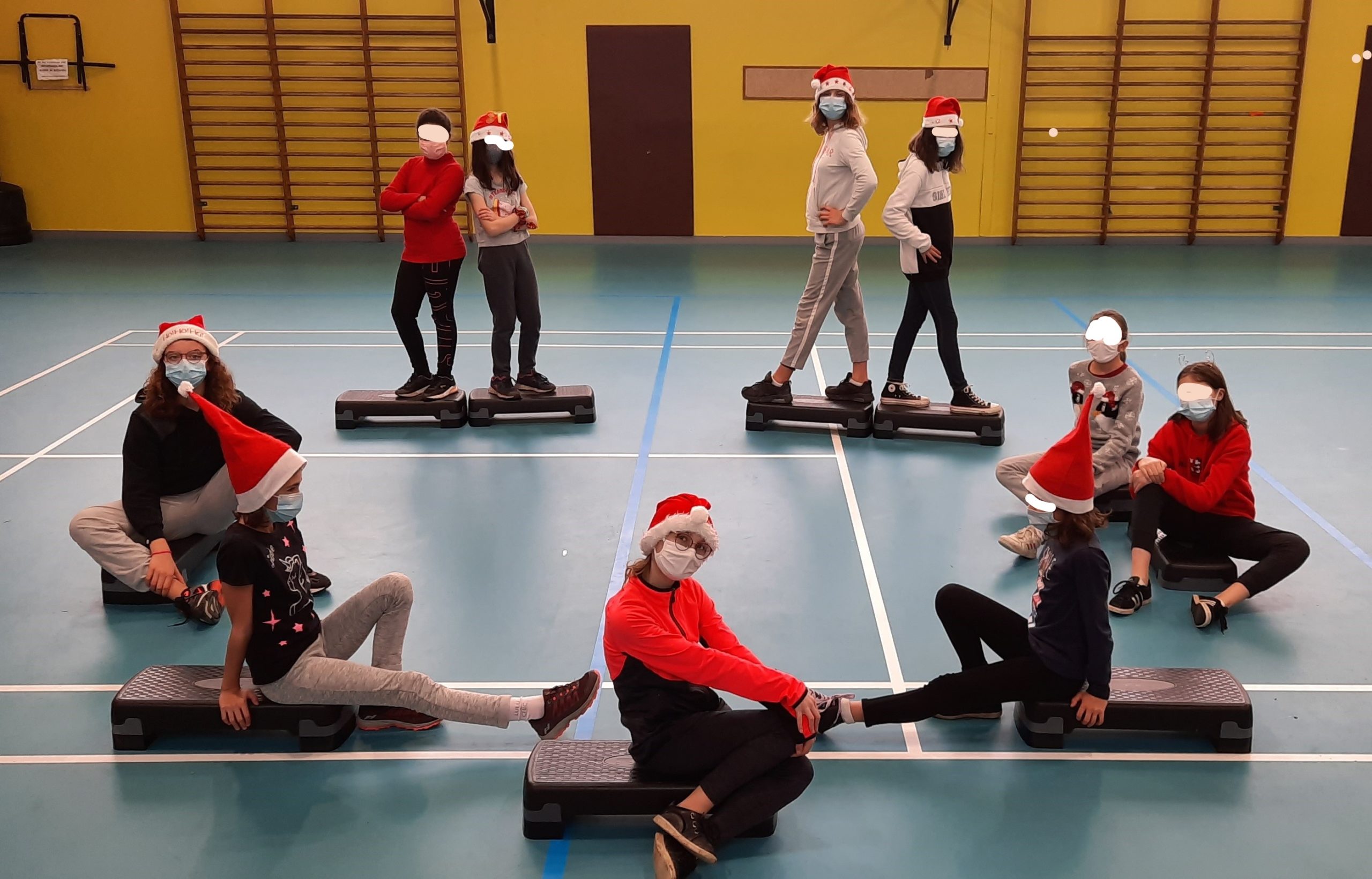 L’AS step zumba vous souhaite un joyeux noël à tous !  Collège Julien Lambot